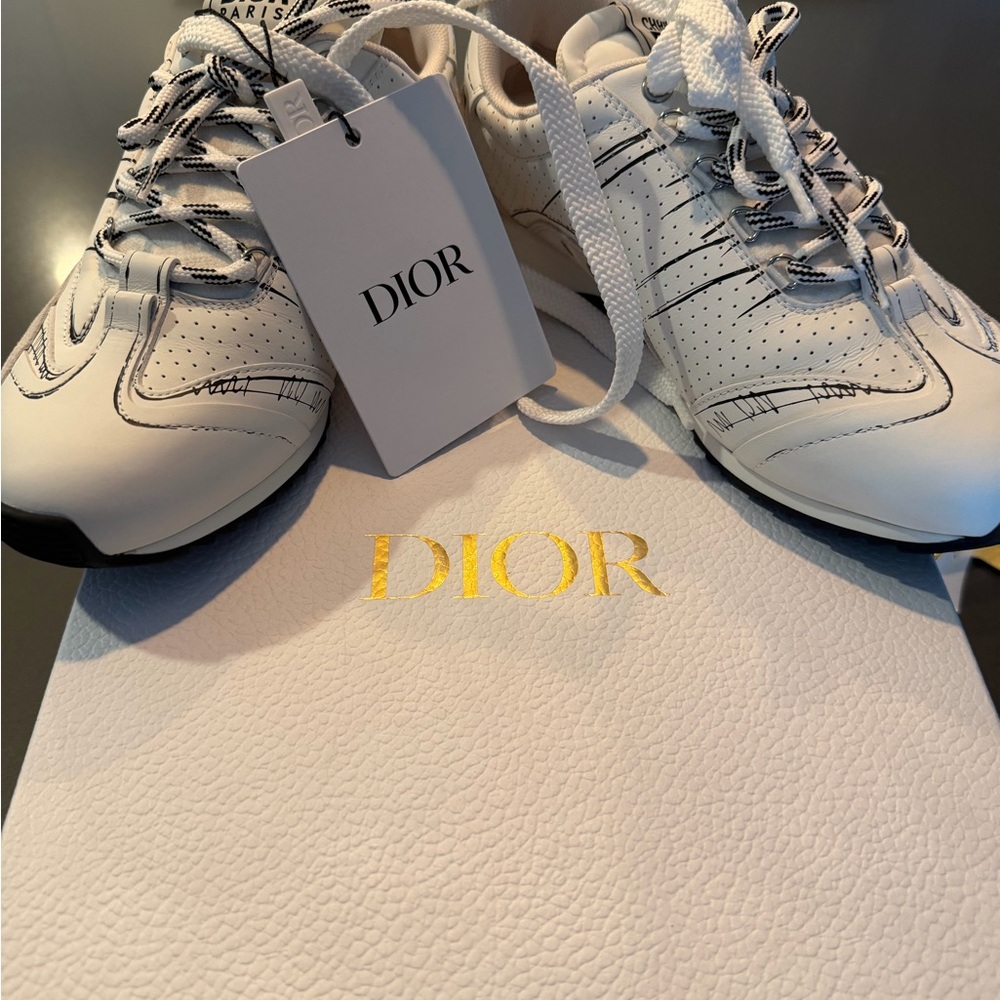 Dior White Leather Sneakers with Black Sketch Details - Picture 7 of 12